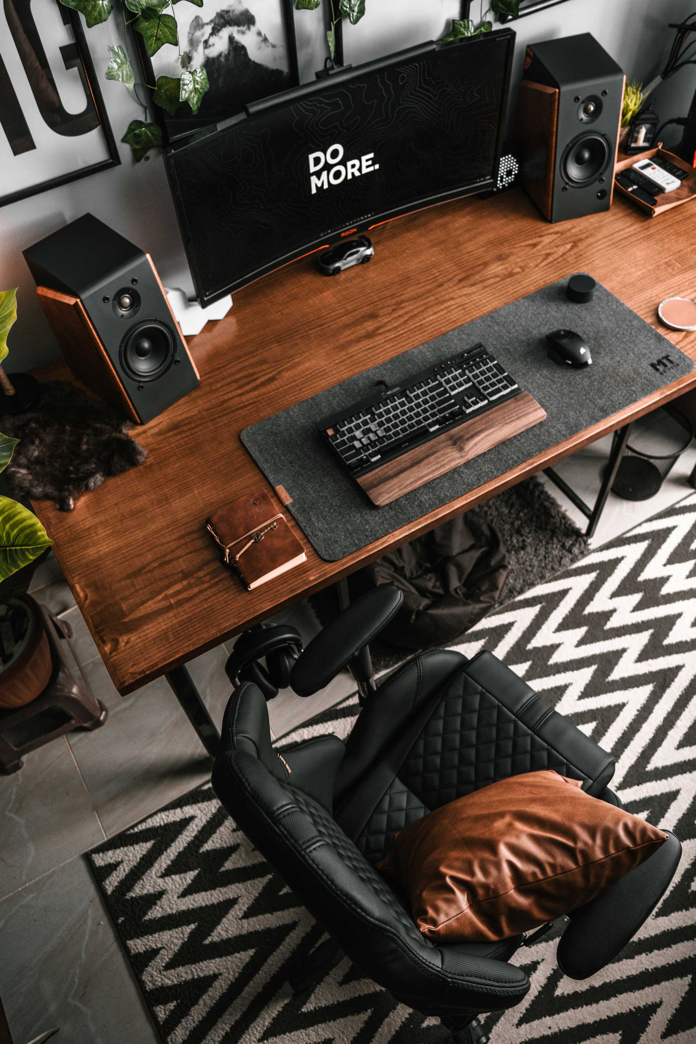 Amr Taha Desk Setup Image 2