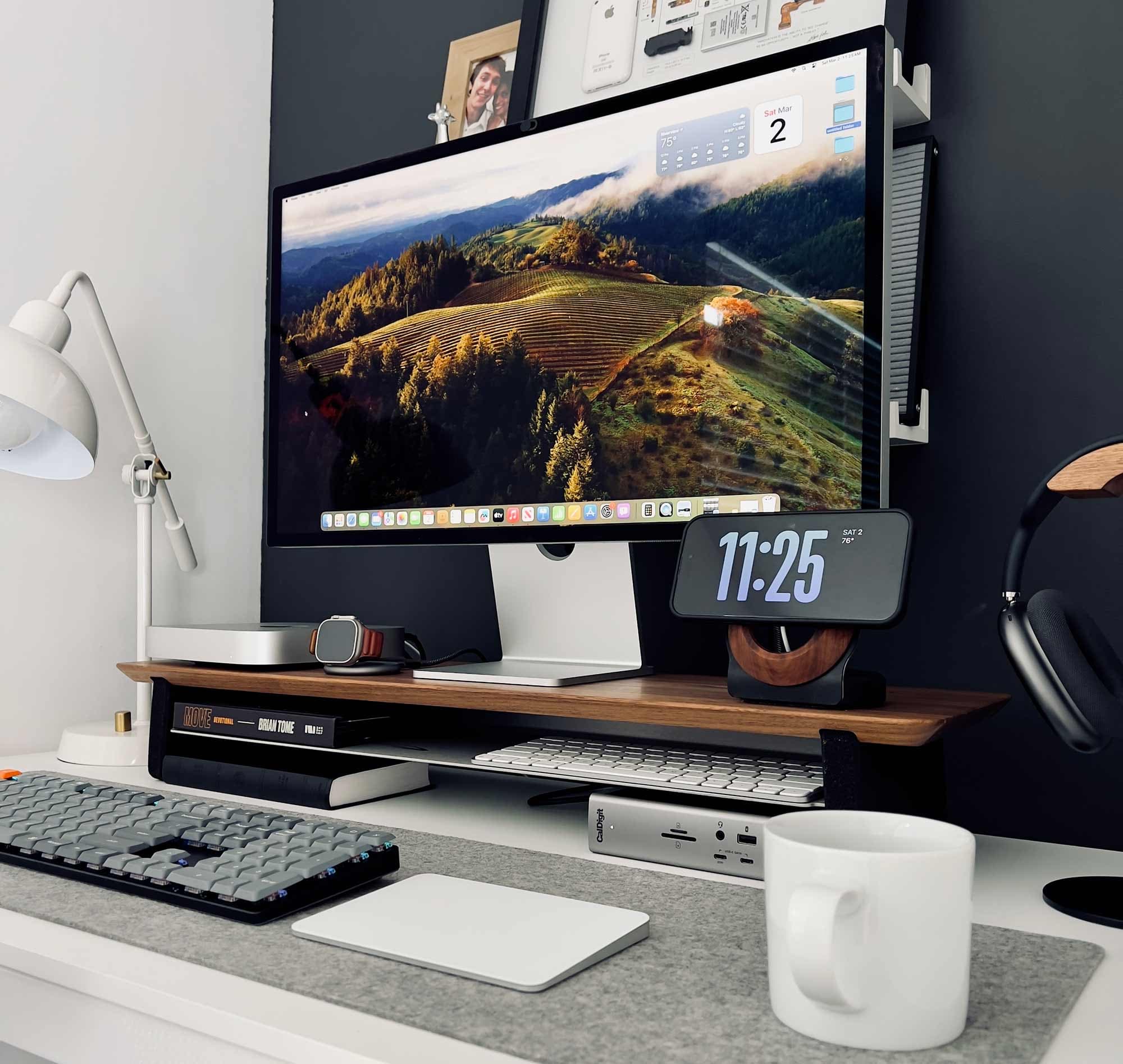 Andrew Clare Desk Setup Image 1