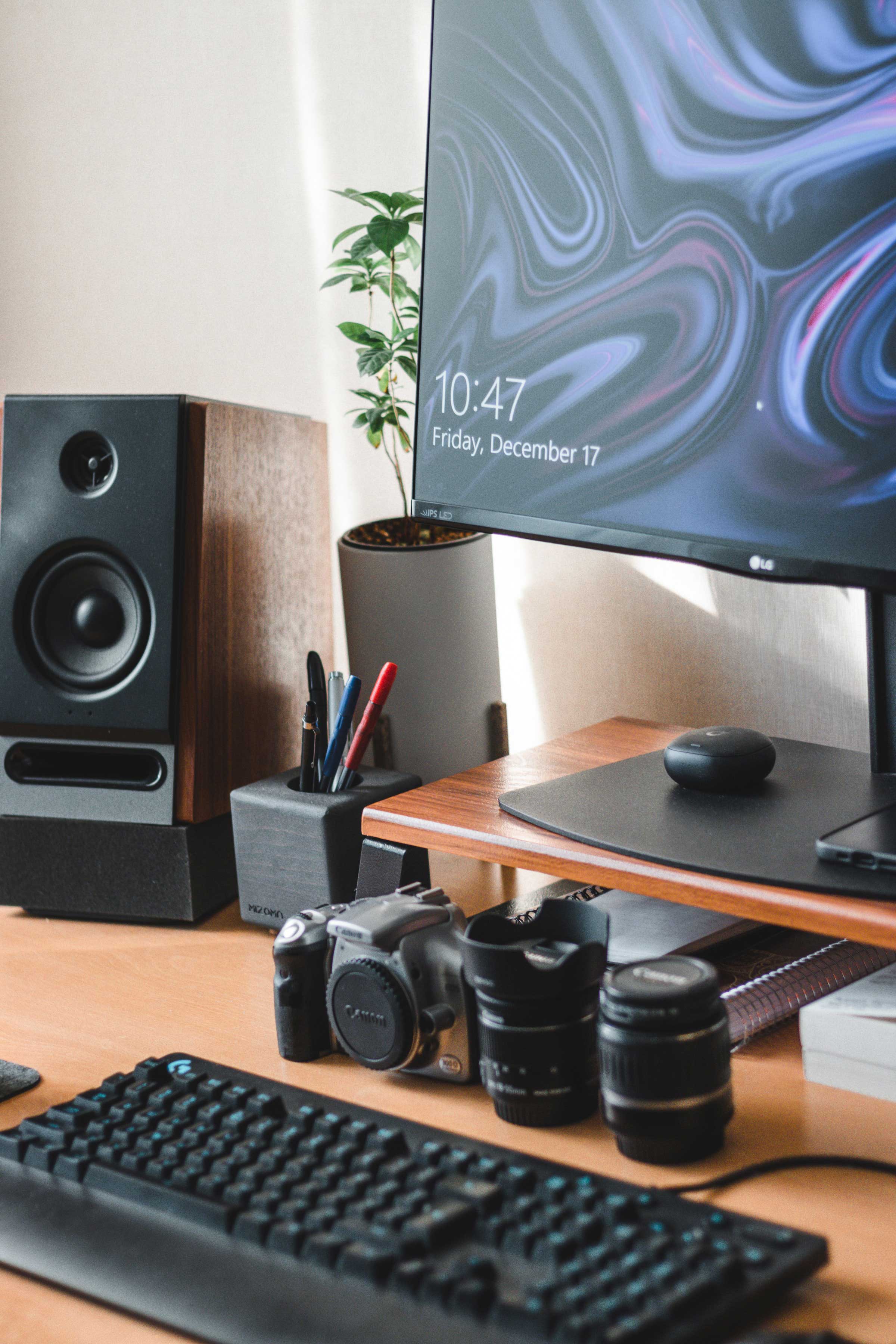 Behnam Norouzi
 Desk Setup Image 2