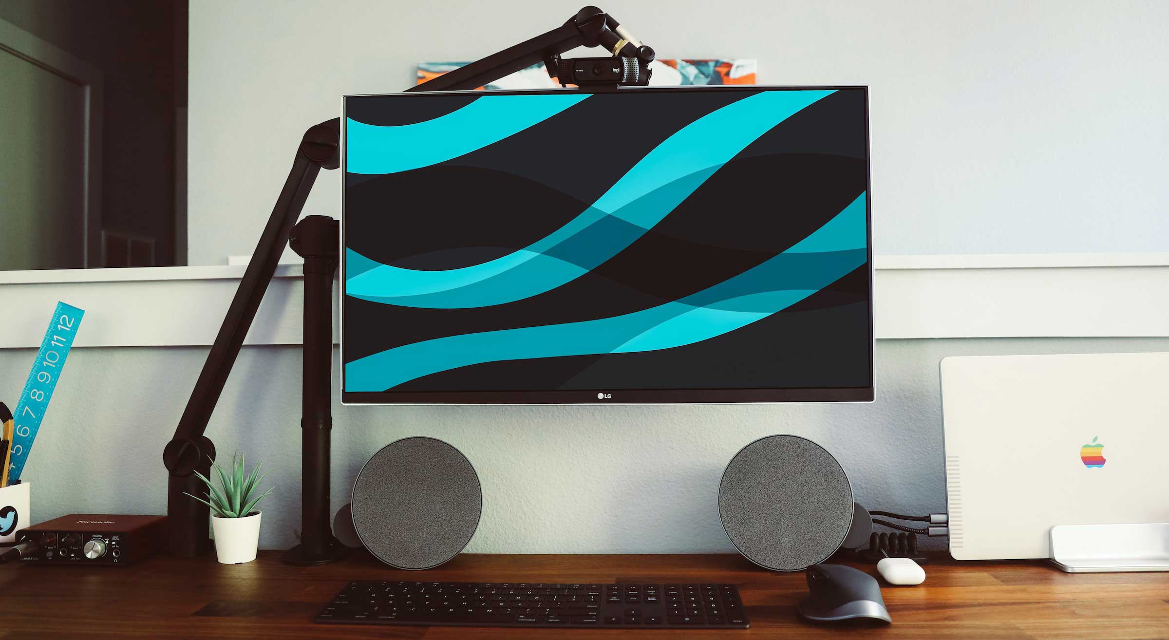 Daniel Romero Desk Setup Image 1