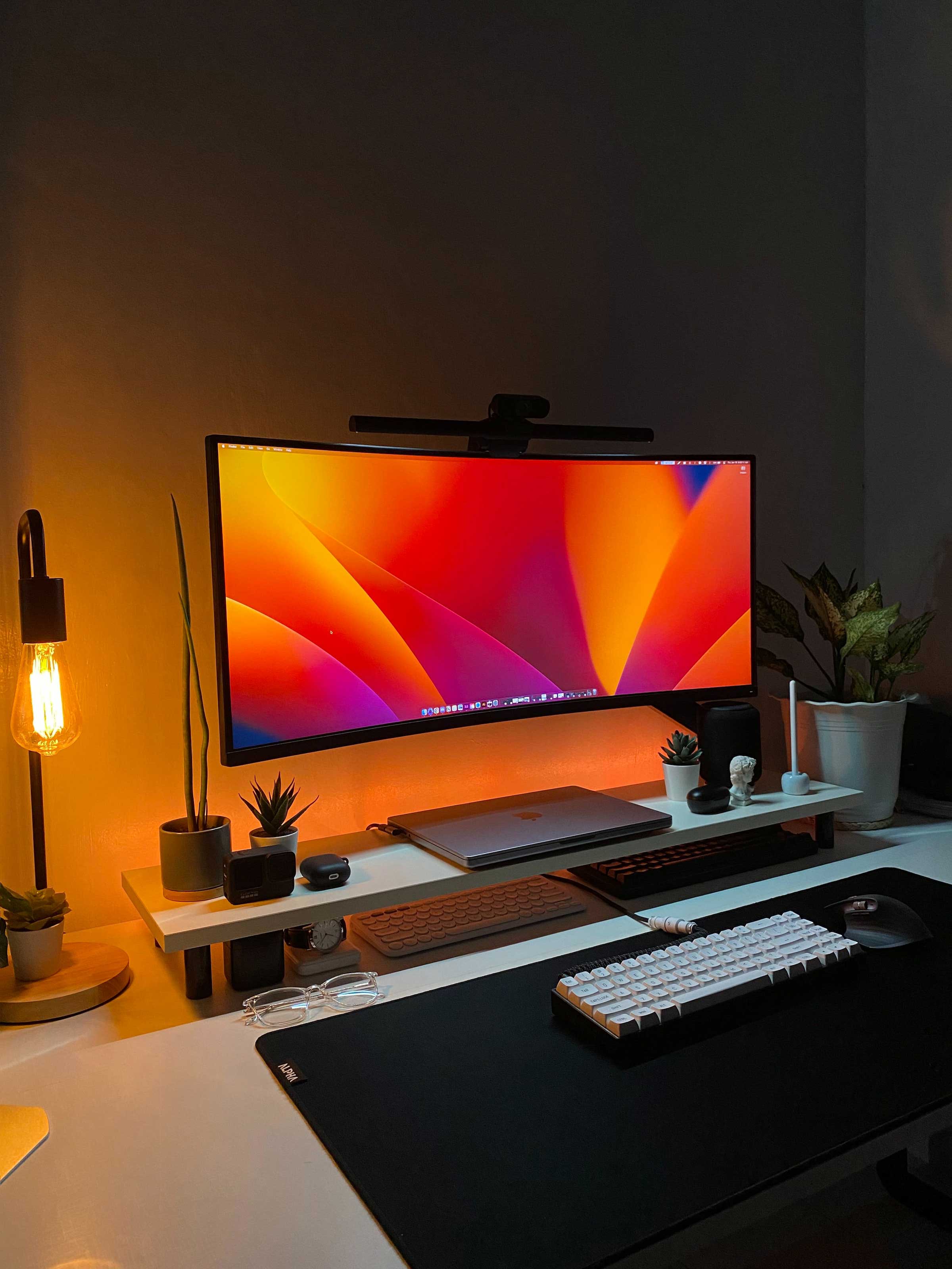 EJ Aquino Desk Setup Image 1