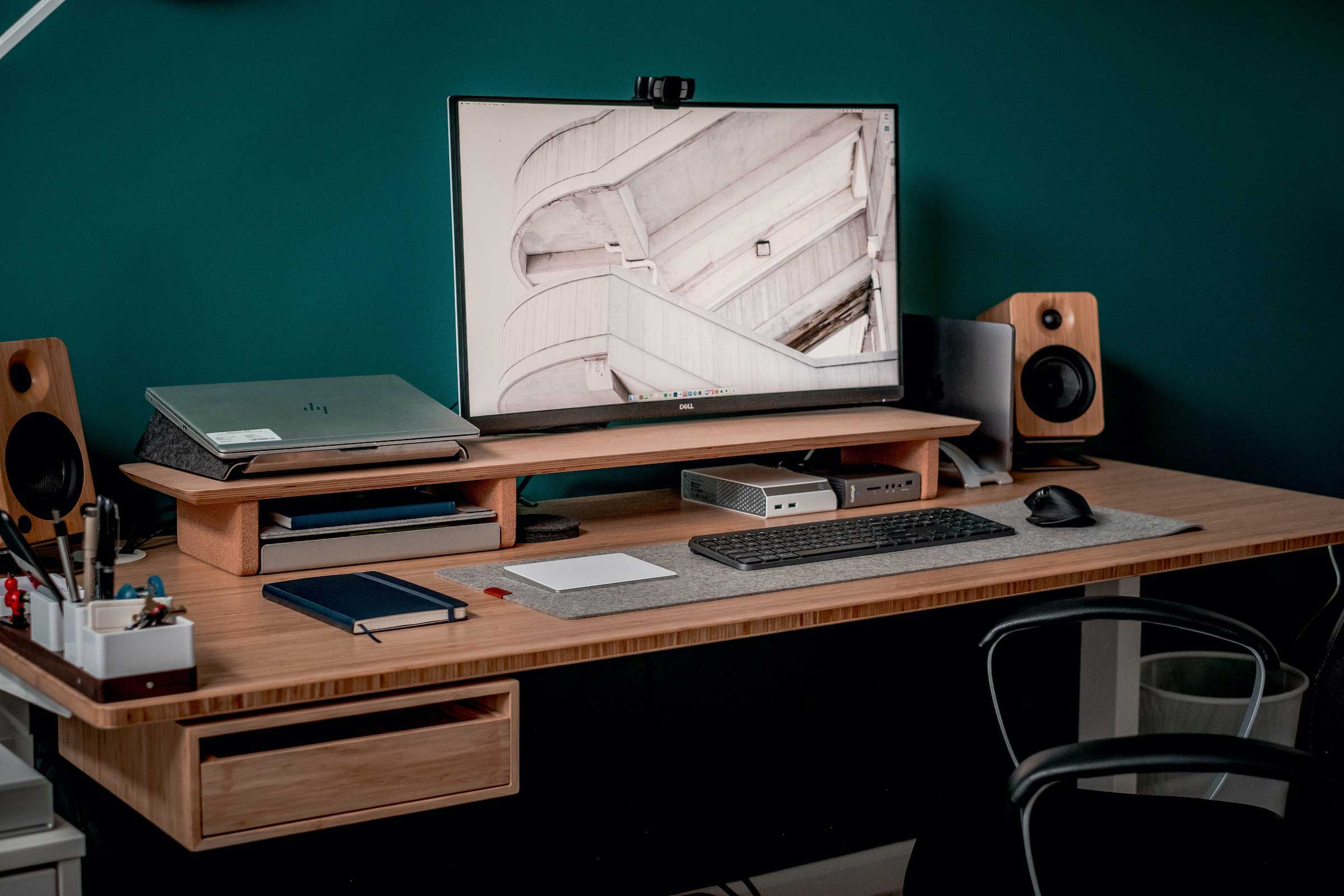 Lance Anderson Desk Setup Image 2