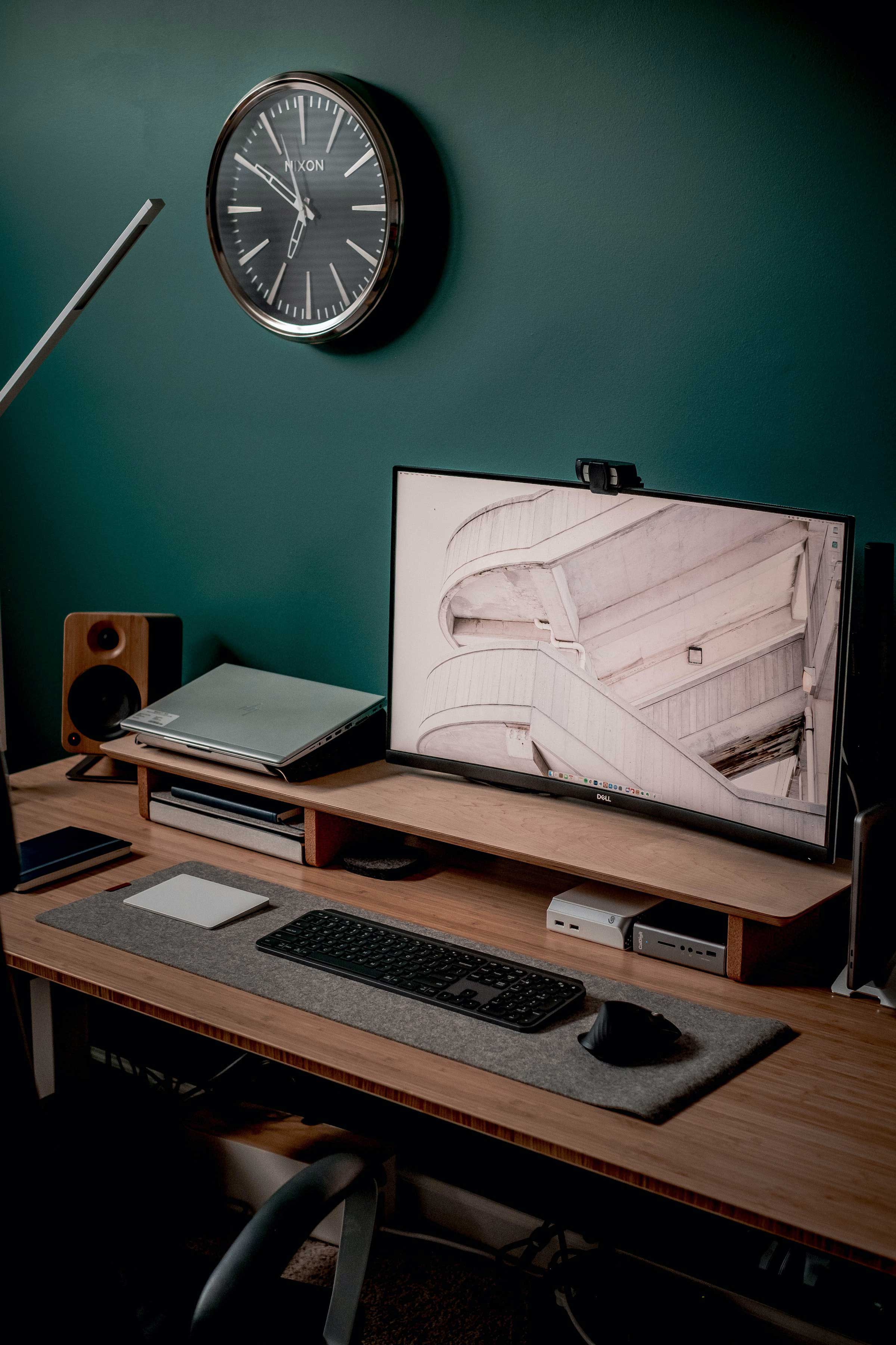 Lance Anderson Desk Setup Image 3
