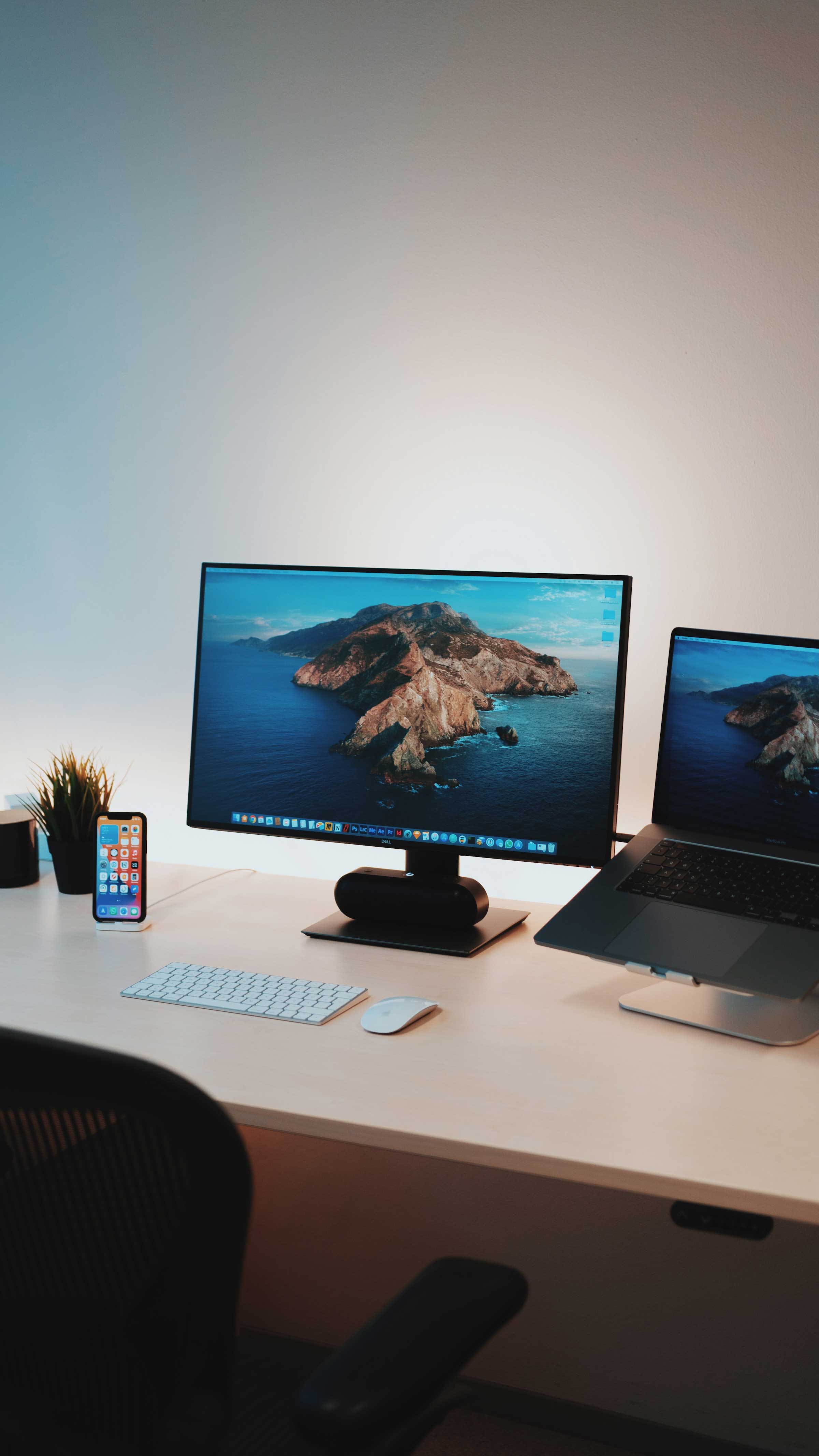 Linus Mimietz Desk Setup Image 3