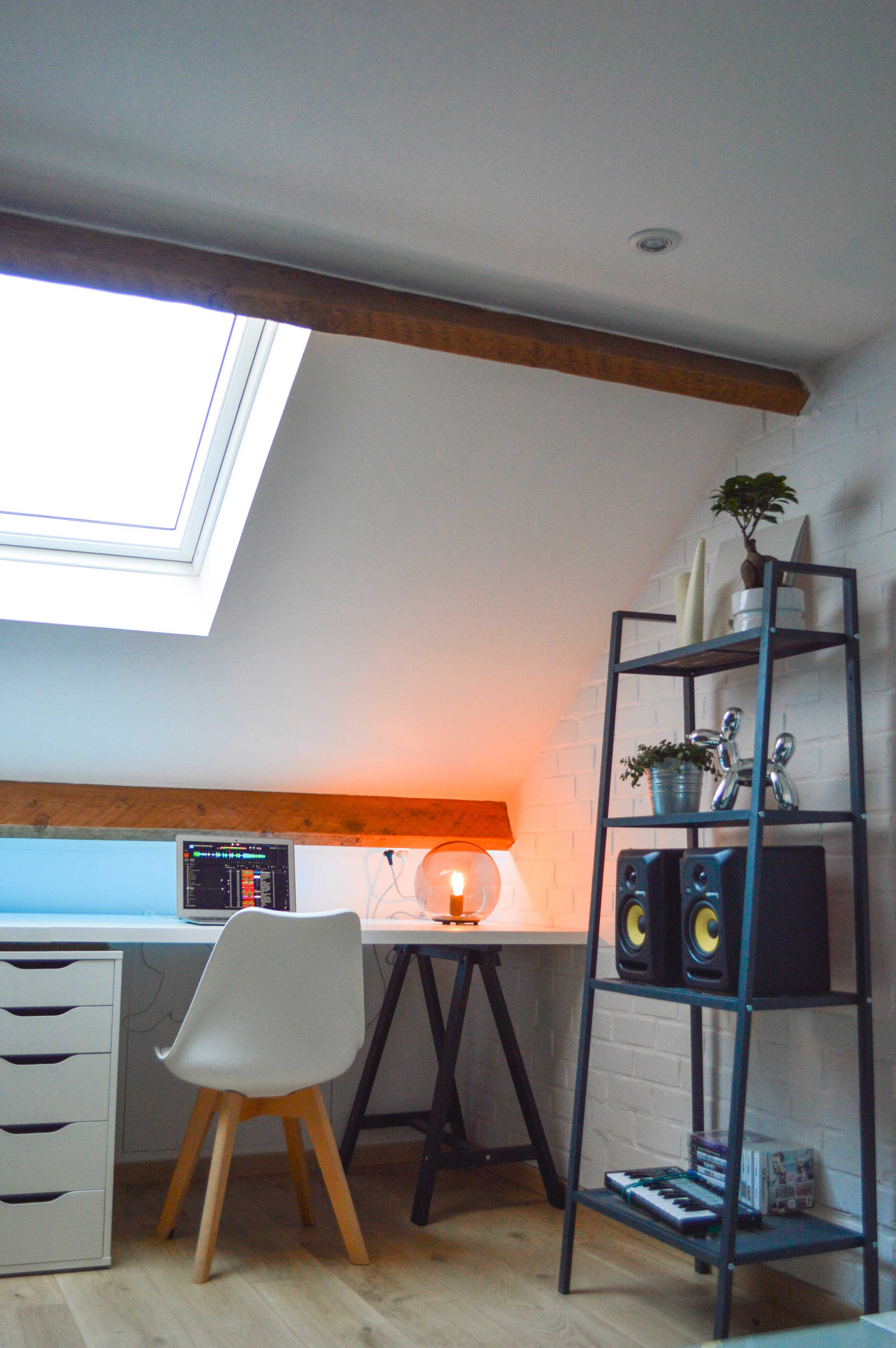 Lowie Vanhoutte Desk Setup Image 2