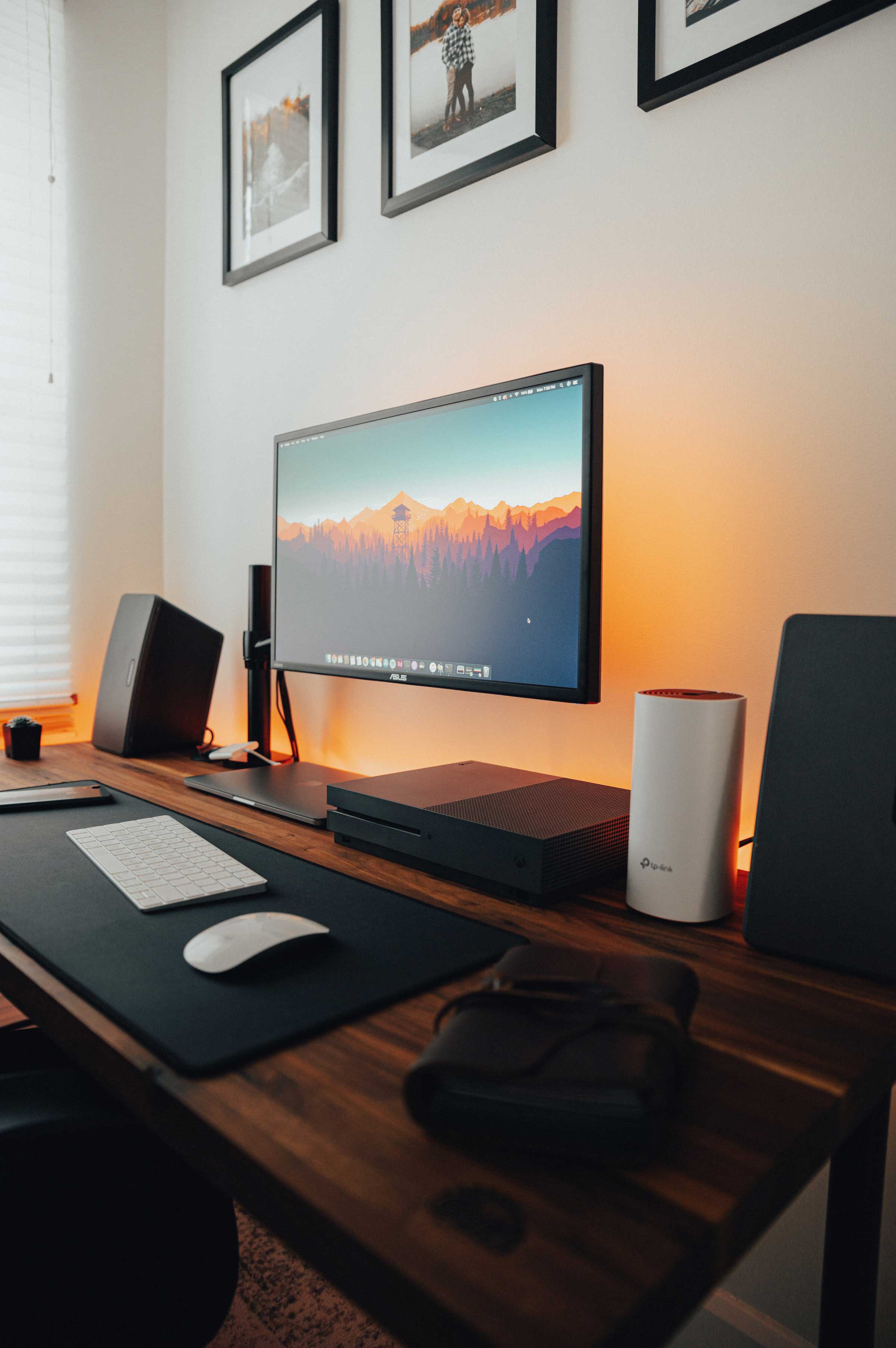 Max Andrey Desk Setup Image 1