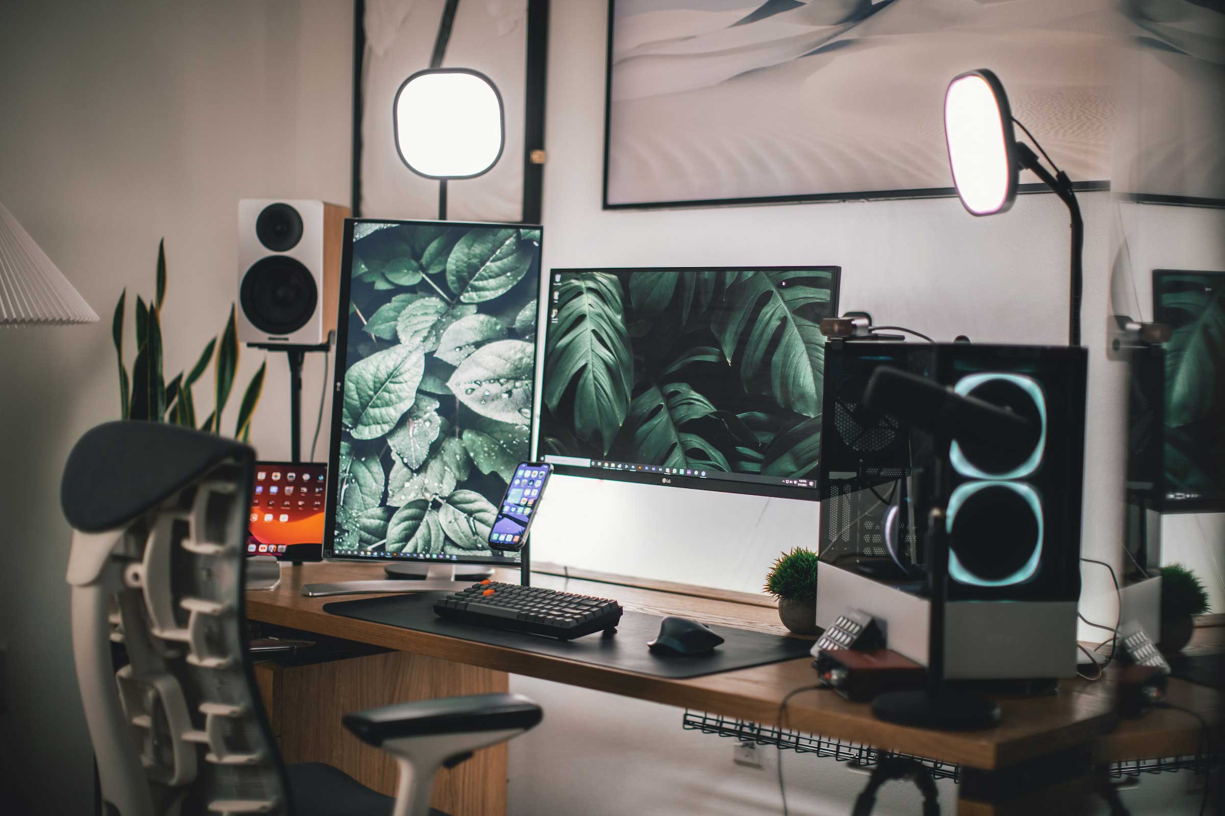Roberto Nickson Desk Setup Image 1