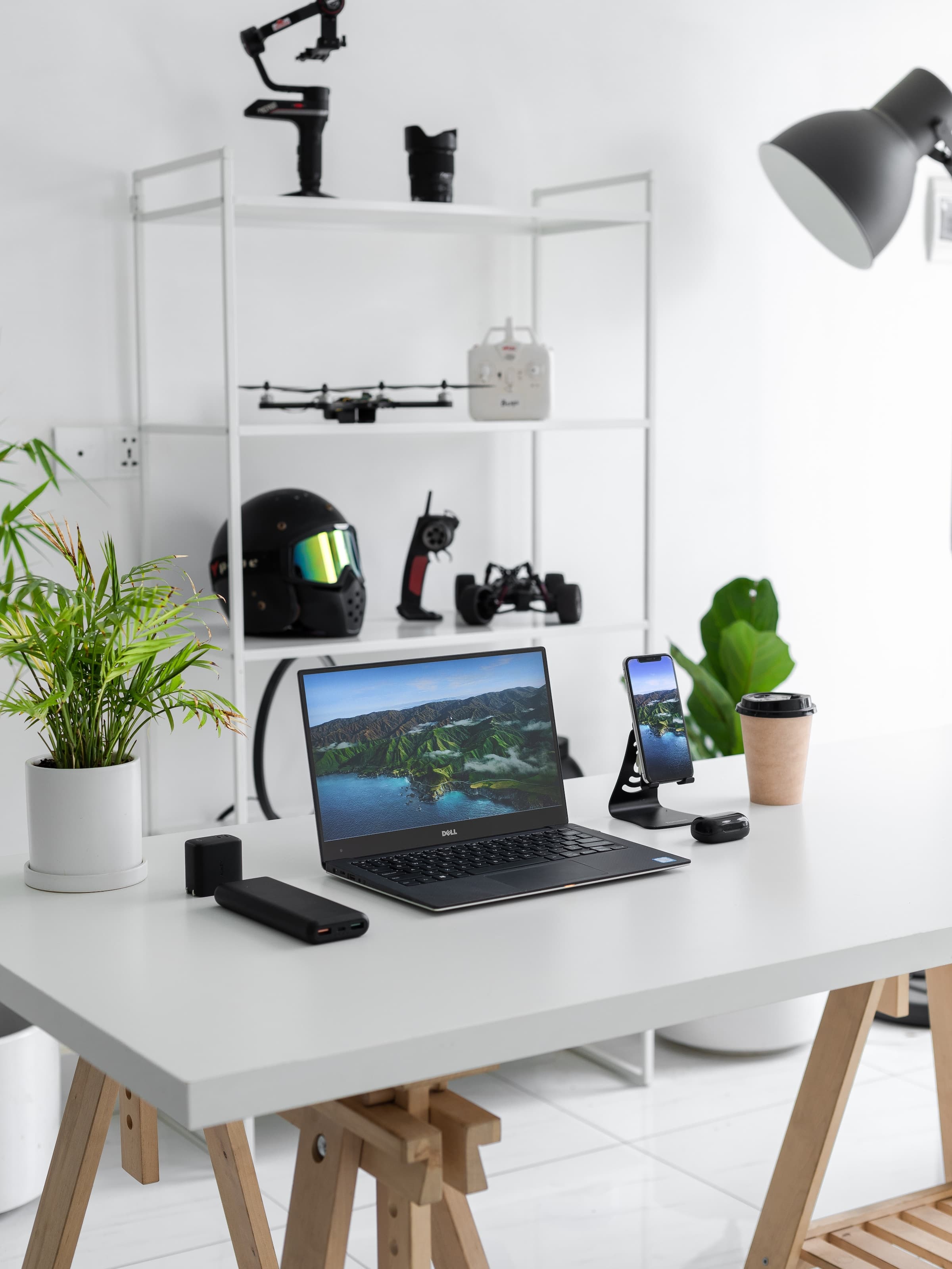 Screen Post Desk Setup Image 2