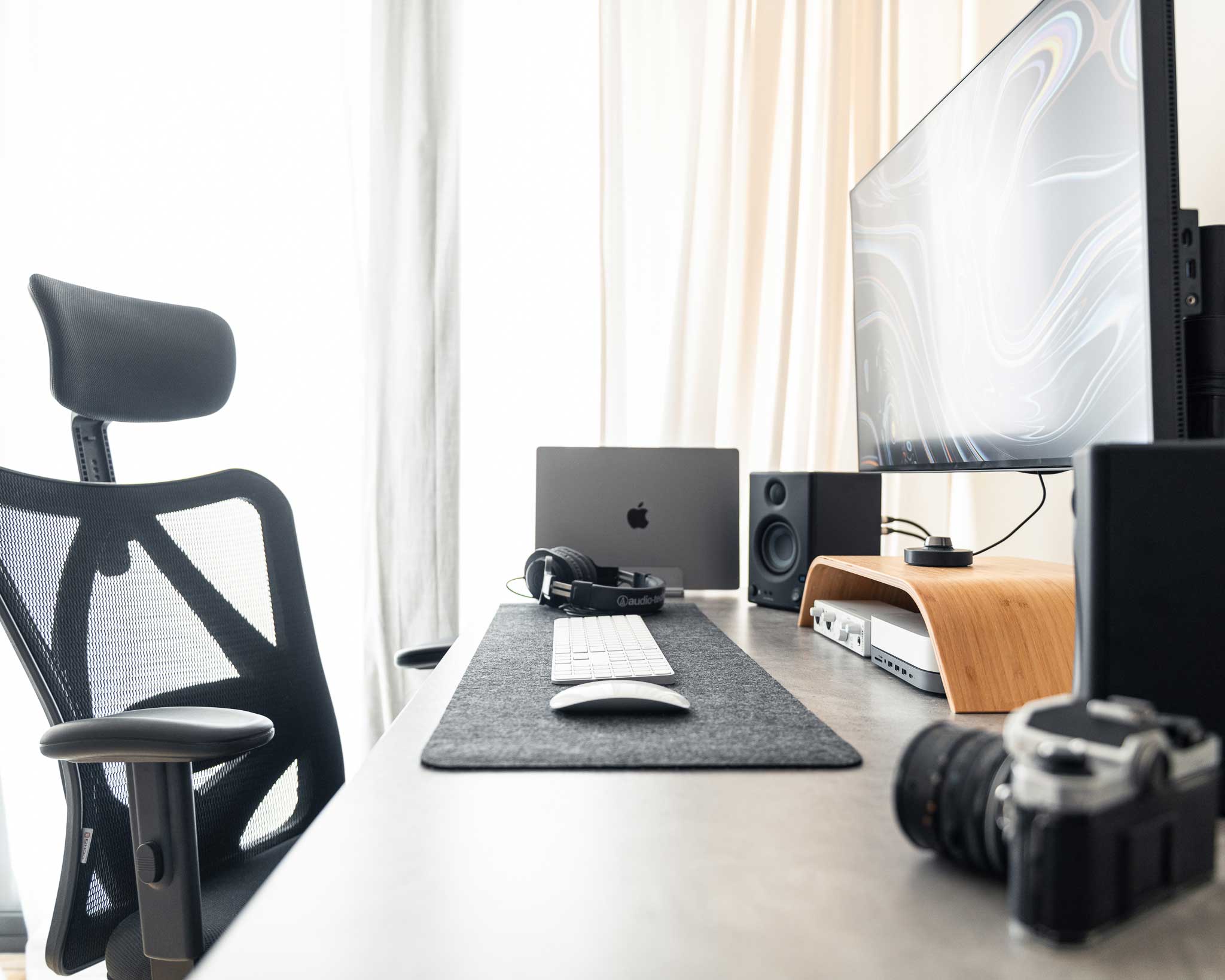 Tony Sam Noel Desk Setup Image 3