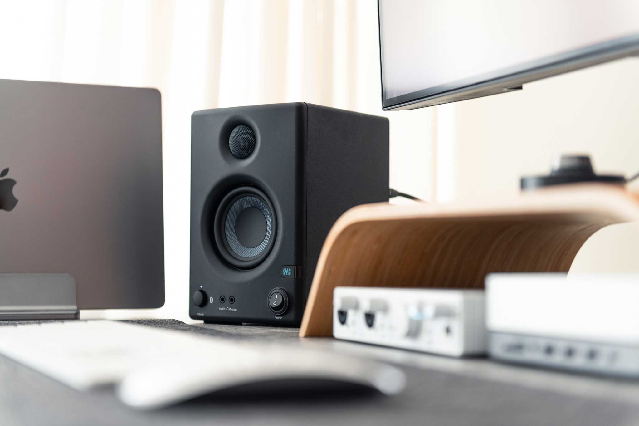 Tony Sam Noel Desk Setup Image 5