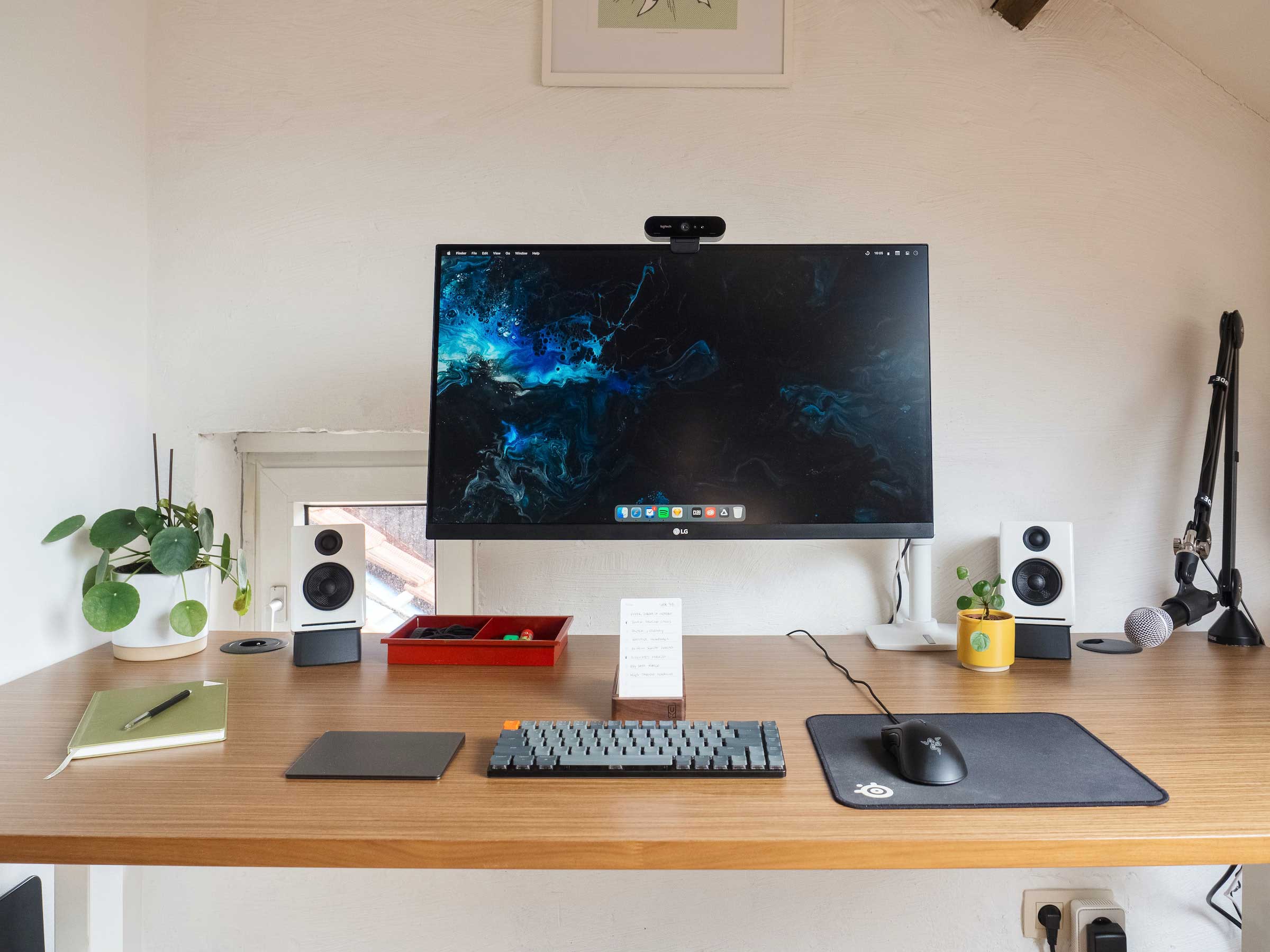 Arthur Lambillotte Desk Setup Image 2